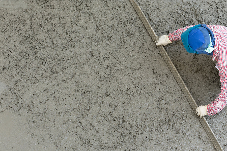 man polishing the concrete
